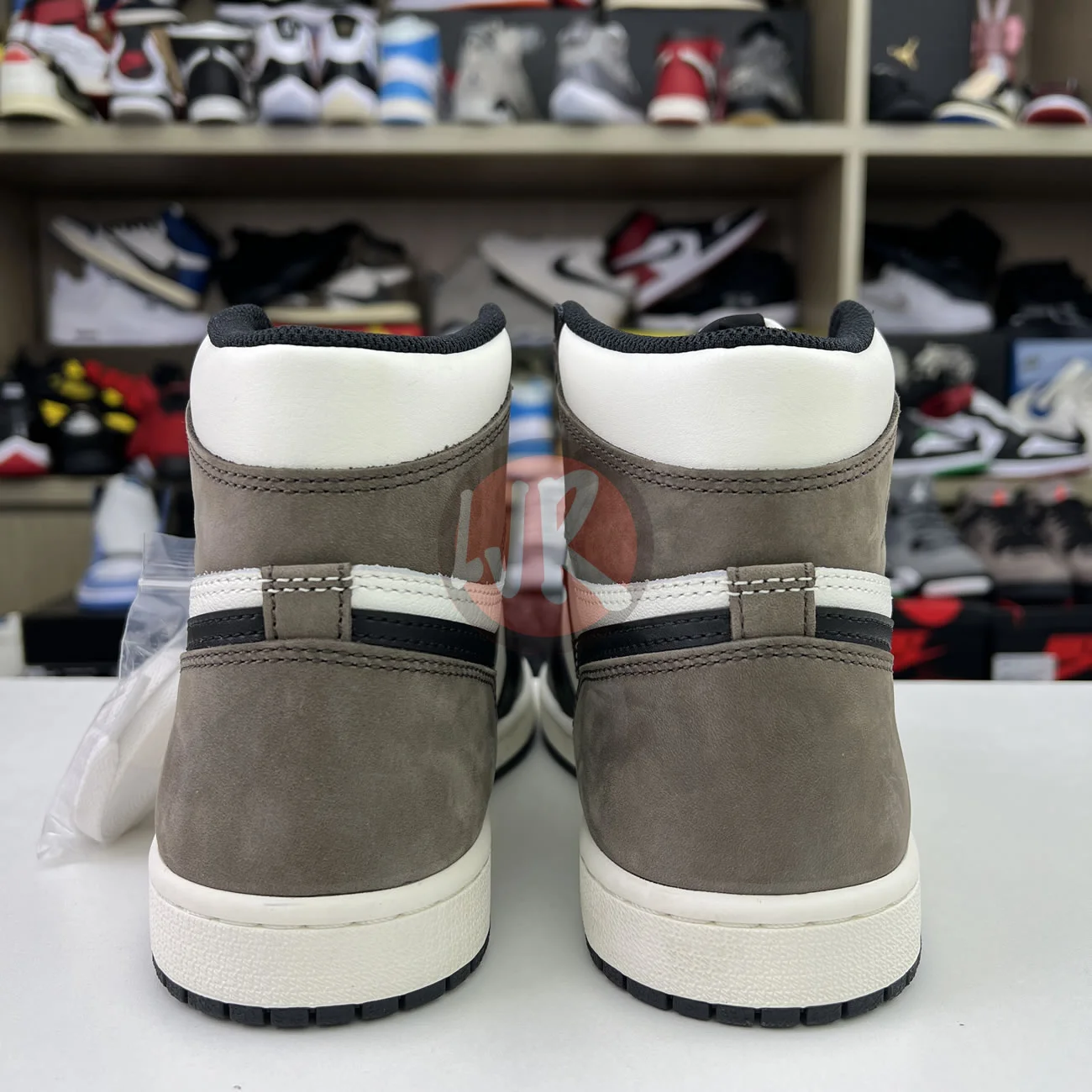 Air Jordan 1 Retro High Dark Mocha 555088 105 Ljr Sneakers (5) - bc-ljr.com