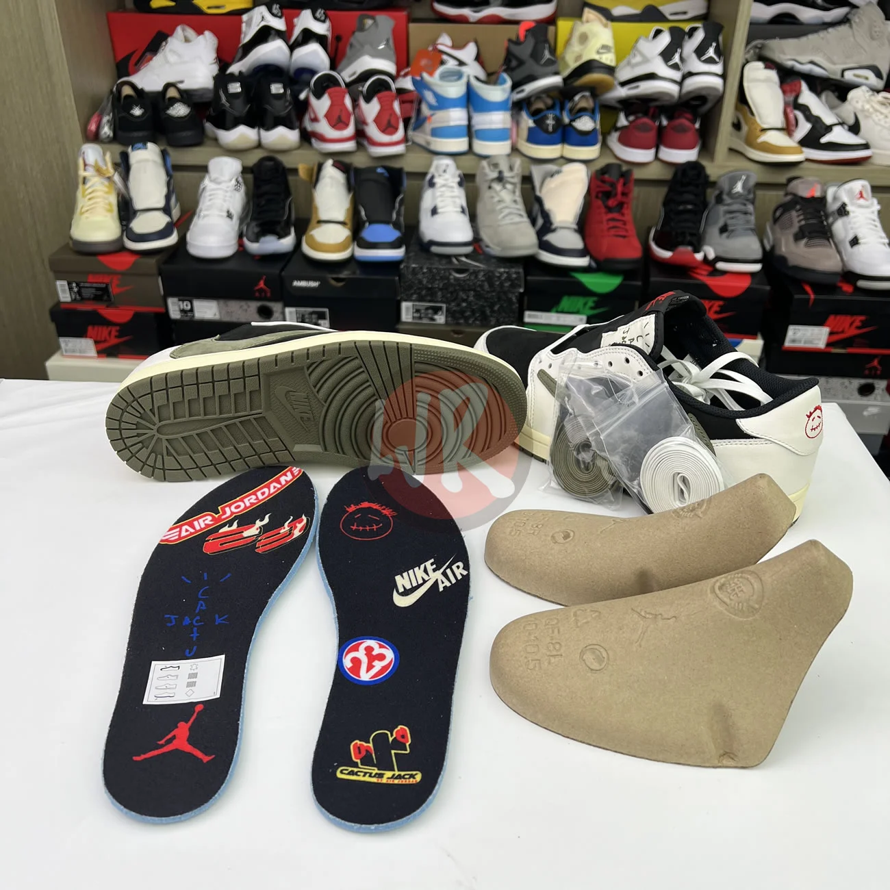 Air Jordan 1 Retro Low Og Sp Travis Scott Olive Womens Dz4137 106 Ljr Sneakers (9) - bc-ljr.com
